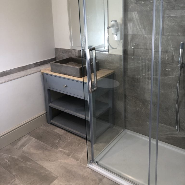 Devizes Hotel Family Suite Shower
