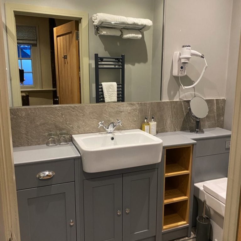 Deluxe King room ensuite