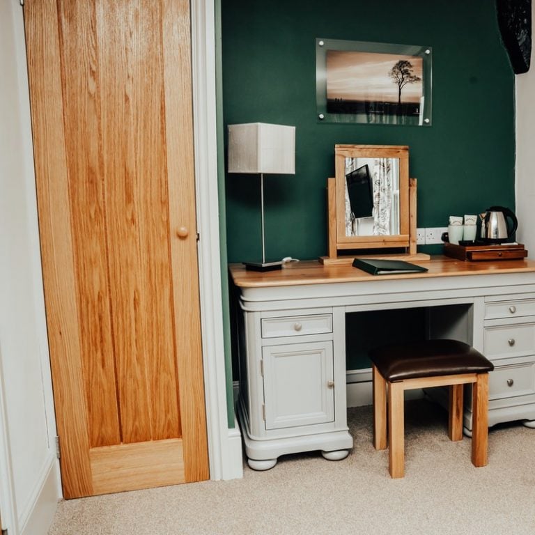 Hotel Superior Deluxe Room Dressing Table