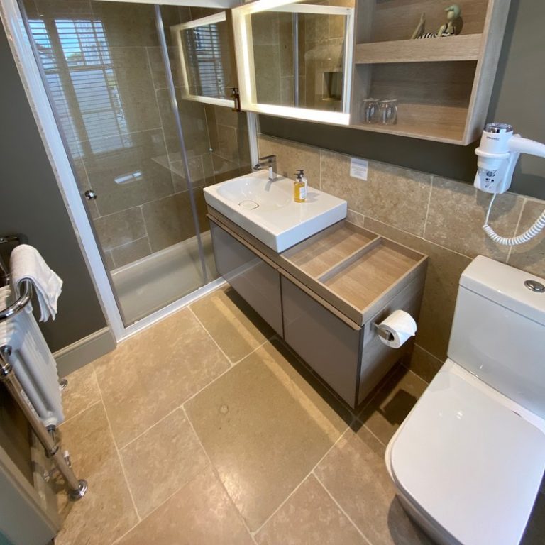Deluxe King room ensuite