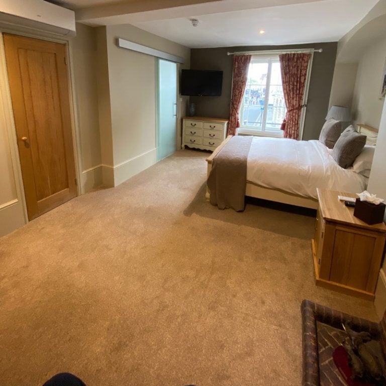 Deluxe King room